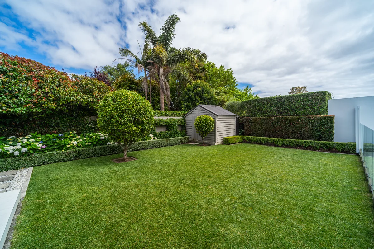 Lawn care and edging - Auckland by Urban Leaf Landscaping